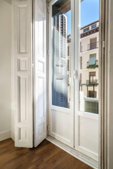 Centro Madrid. Plaza Mayor. Puerta Del Sol. Opera. Exterior foto
